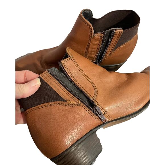 Steve Madden Size 7.5M Brown Bootie Ankle Boot Zip Sides - Picture 3 of 15